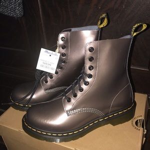 Dr Martens NWT Original pice $128